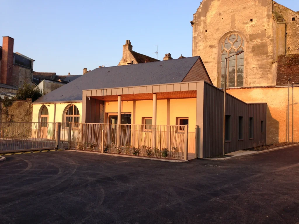 Pose de bardage bois, zinc ou PVC en façade en Normandie